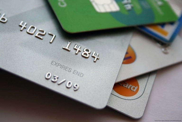 Кредитные карты или дебетовые карты